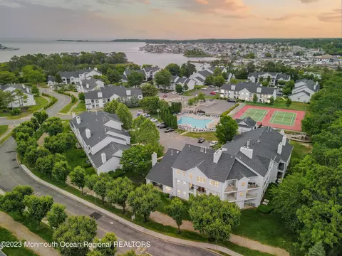 1315 Waters Edge Dr, Toms River, NJ 08753
