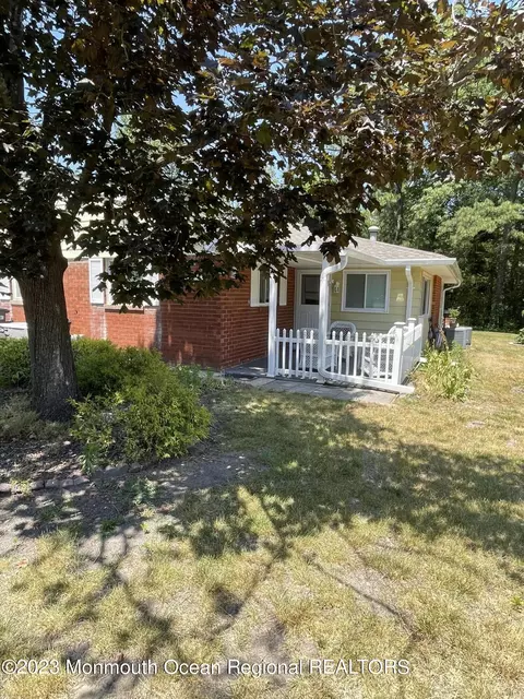 6 Falcon St #D, Manchester, NJ 08759