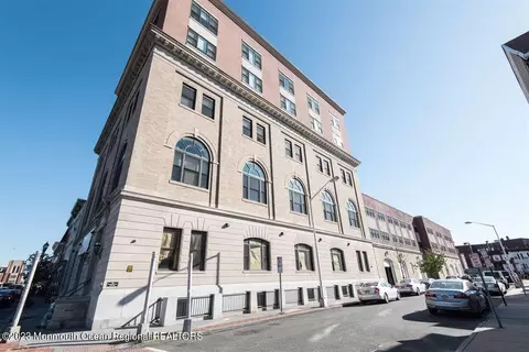 769 Montgomery St #208, Jersey City, NJ 07306