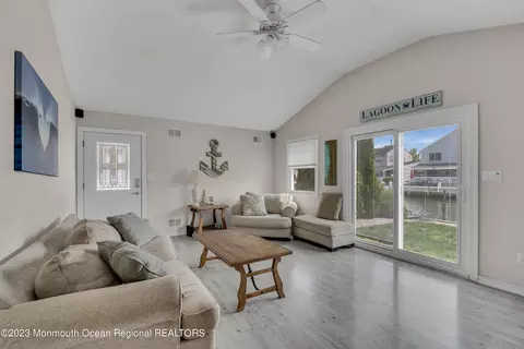 5 Navarra Dr, Brick, NJ 08723 photo 4