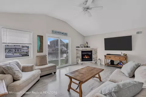 5 Navarra Dr, Brick, NJ 08723 photo 3