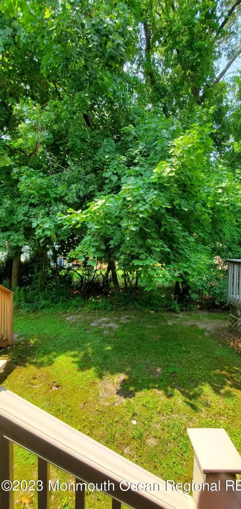 33 Kitty Ct, Brick, NJ 08724 photo 5