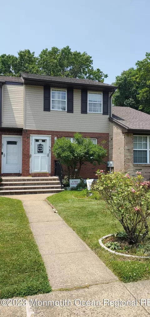 33 Kitty Ct, Brick, NJ 08724 photo 2