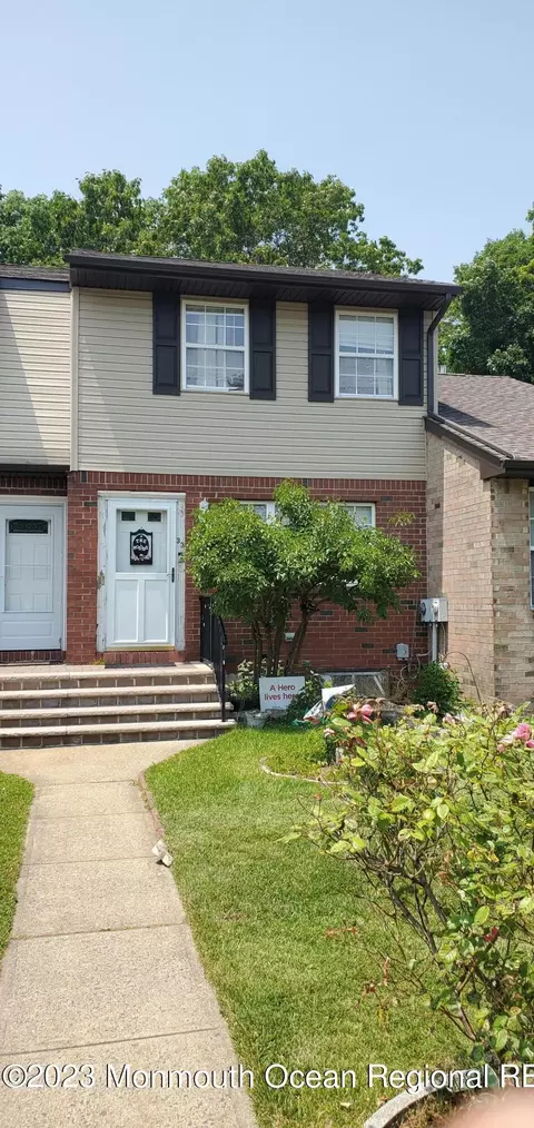 33 Kitty Ct, Brick, NJ 08724