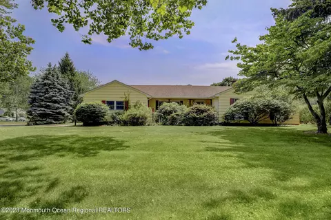 60 Kennedy St, Freehold, NJ 07728