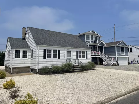 117 New Brunswick Ave, Lavallette, NJ 08735