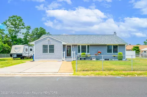 128 Beach Ave, Beachwood, NJ 08722