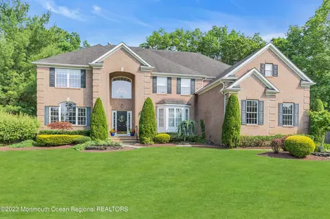 421 Christine Ct, Freehold, NJ 07728