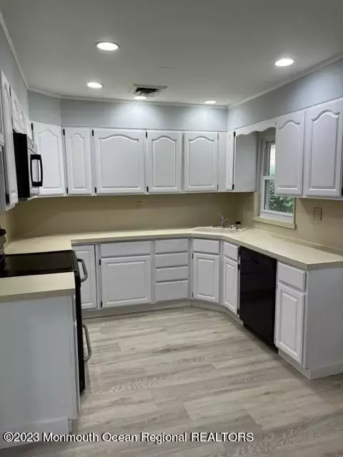 591 Lake Point Dr # a, Lakewood, NJ 08701