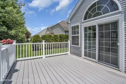 33 Provence Dr, Manchester, NJ 08759