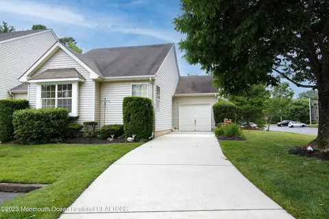 18 Pebble Beach Ln, Little Egg Harbor, NJ 08087