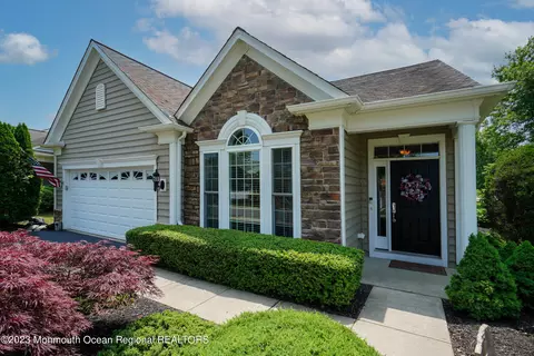 2 Nottingham Ln, Manchester, NJ 08759