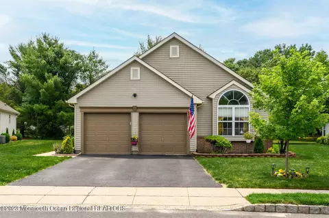 2432 Spring Hill Dr, Toms River, NJ 08755