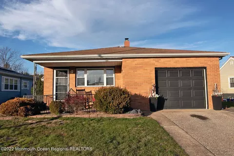 864 Jamaica Blvd, Toms River, NJ 08757
