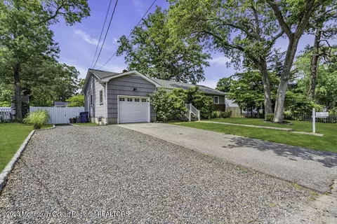 924 Ship Ave, Beachwood, NJ 08722