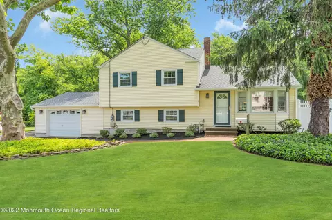 5 Millbrook Dr, New Monmouth, NJ 07748