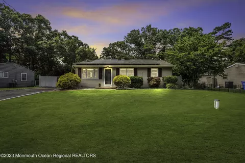 12 Blue Spruce Dr, Jackson, NJ 08527