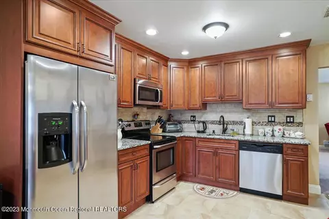 60 Largo San Nicola # c, Freehold, NJ 07728