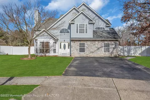 104 Liberty Bell Rd, Toms River, NJ 08755