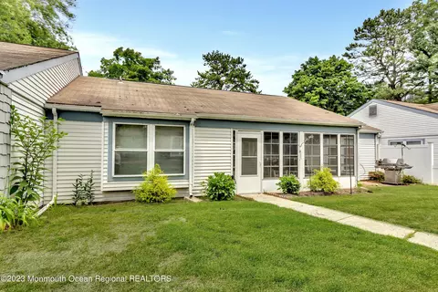 711 Wooton Ct # b, Manchester, NJ 08759