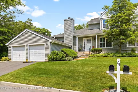 25 Maple Ln #A, Brielle, NJ 08730