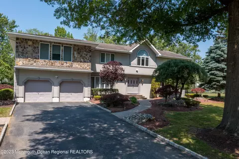 3 Kennedy Dr, Marlboro, NJ 07746