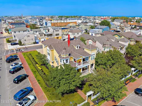 323 Centre St, Beach Haven, NJ 08008