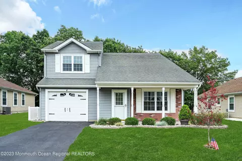 4 Dogwood Dr, Barnegat, NJ 08005