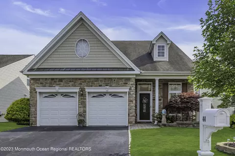 44 Bay Hill Rd, Lakewood, NJ 08701