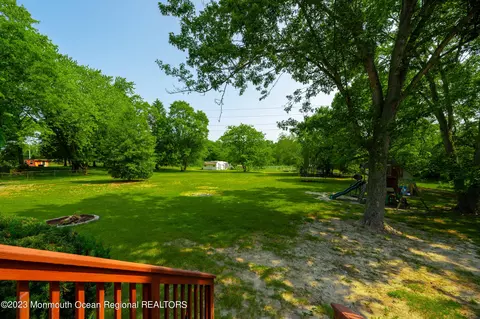 275 Chandler Rd, Jackson, NJ 08527