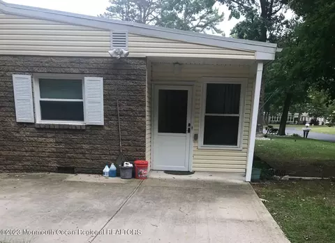 10 Birch St #B, Toms River, NJ 08757