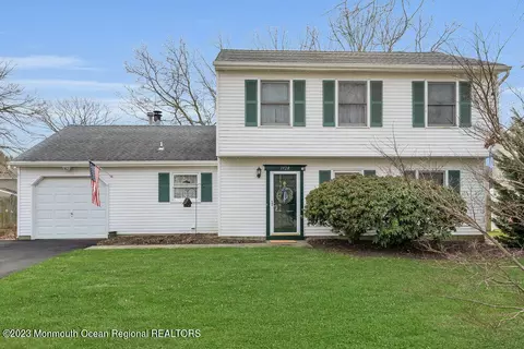 1928 Powder Horn Rd, Toms River, NJ 08755