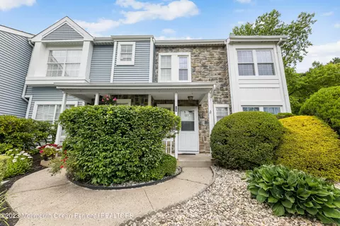 27 Tack Ct, Tinton Falls, NJ 07753