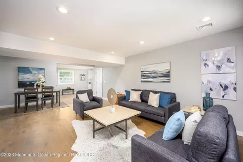 35 Buttonwood Pl, Hazlet, NJ 07730