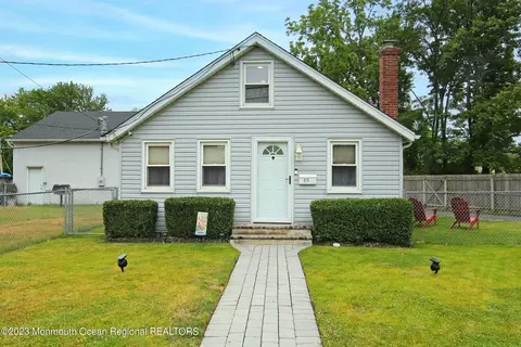 275 Thompson Ave, North Middletown, NJ 07748