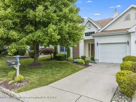 25 Chandler Ct, Monroe, NJ 08831