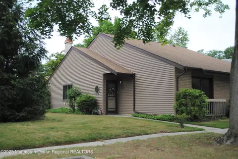 2 Augusta Ct, Red Bank, NJ 07701
