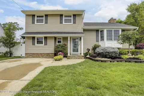 12 Barkley Rd, Old Bridge, NJ 08857