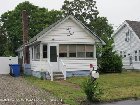 216 Grover Rd, Toms River, NJ 08753