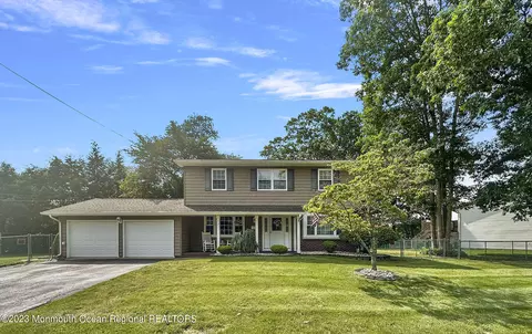 7 Villanova Dr, Jackson, NJ 08527