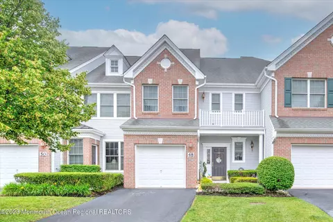 48 Fells Dr, Manalapan, NJ 07726