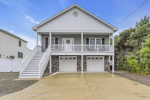 538 E Bayview Ave, Ocean Gate, NJ 08740
