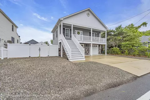 538 E Bayview Ave, Ocean Gate, NJ 08740 photo 3