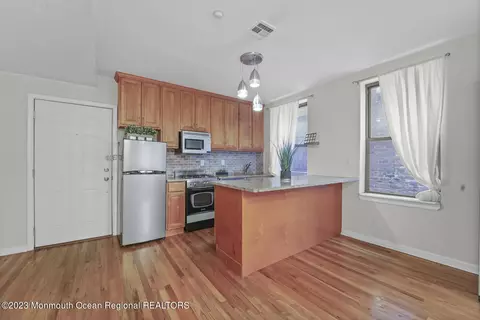 79 Crescent Ave #6, Jersey City, NJ 07304