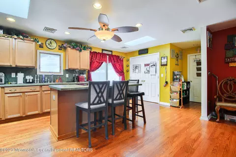 1 Rustic Dr, Howell, NJ 07731