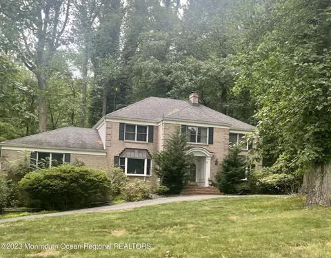 7 Seven Oaks Dr, Holmdel, NJ 07733