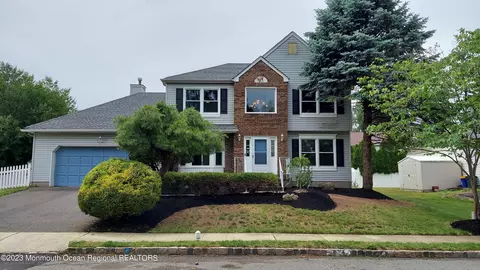 11 Reid Way, Freehold, NJ 07728