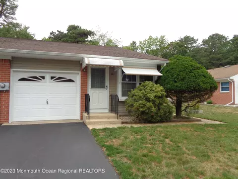 14 B Columbus Blvd, Whiting, NJ 08759