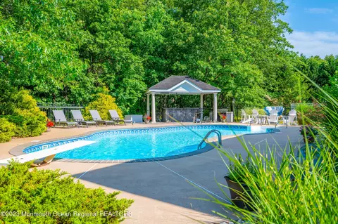 7 Edie Ln, Howell, NJ 07731