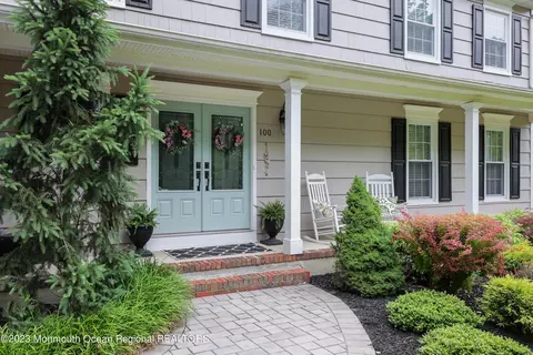 100 Knollwood Dr, Tinton Falls, NJ 07724